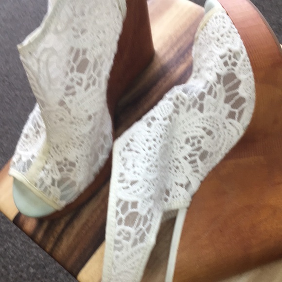 Ladies Lucky Brand lace wedge sandals - Picture 6 of 8